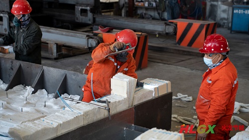 可變?nèi)萃嘶馉t保溫